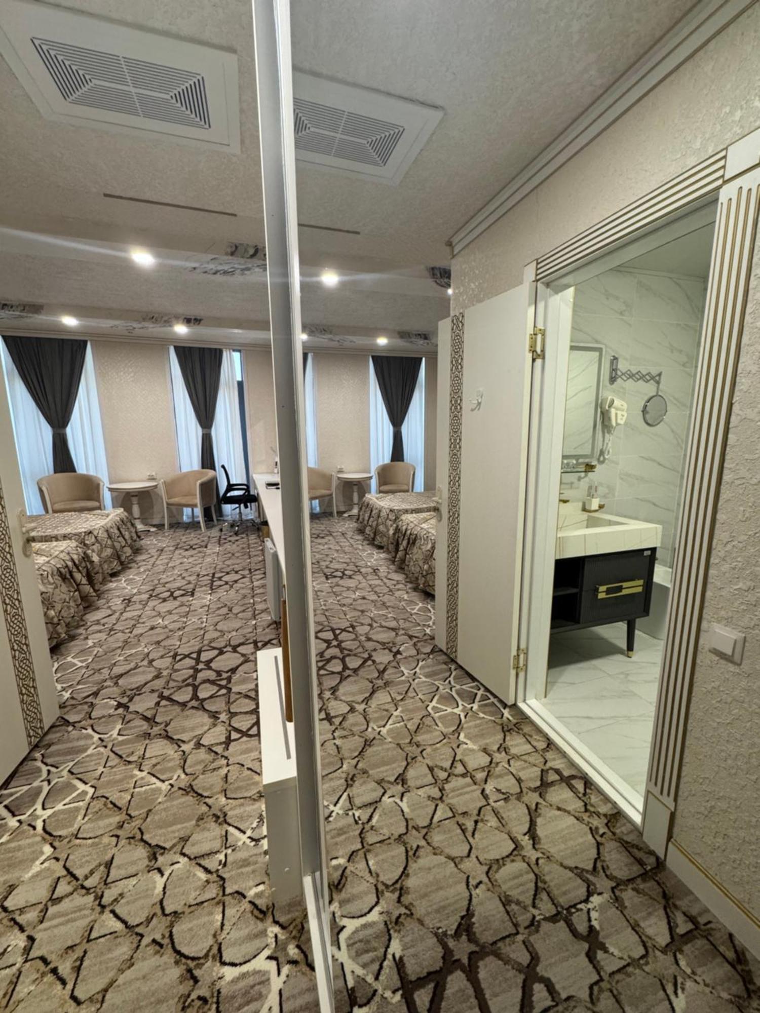 Bukhara City Hotel Turon City Plaza Esterno foto